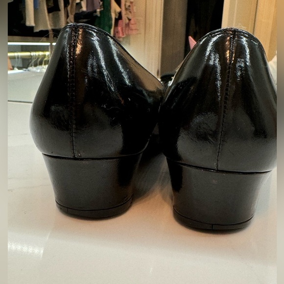 Salvatore Ferragamo Vara Pump Black Shoes Size 7 - great condition! 🇮🇹 - Picture 3 of 10